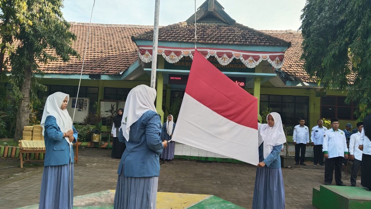 Pembentukan Karakter Disiplin dan Berdaya Saing melalui Upacara Rutin di MAN 6 Jombang